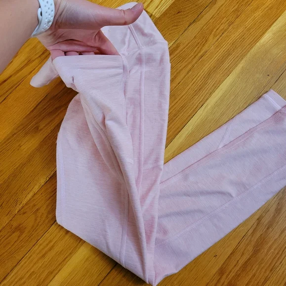 NWOT Victoria's Secret Essential Pocket Leggings - Picture 5 of 9